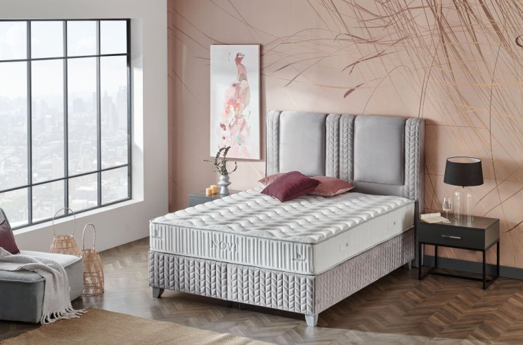 Čalouněná postel NOVI s matrací - světle šedá - Rozměr: 200 × 200 cm