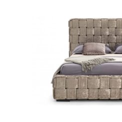 Postel Claudia
