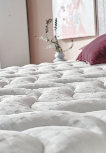 Čalouněná postel NOVI s matrací - světle šedá - Rozměr: 200 × 200 cm