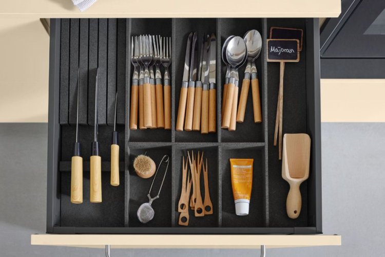 Ballerina Küchen - Kuchyňská sestava RESOPAL PRO 32011