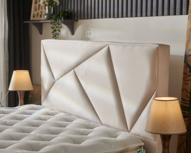 Čalouněná postel MOON s matrací - béžová
