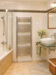 Elegantní koupelnový žebřík Radius Inox | Laurens.cz